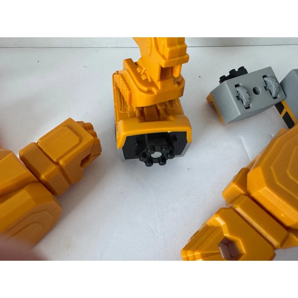 Magnetic Construction Vehicle Building Toy Set 20 Piece‎ Yellow Robot